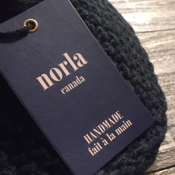 Anthropologie/Norla Canada Pom Pom Baret Hat NWT - Picture 7 of 8